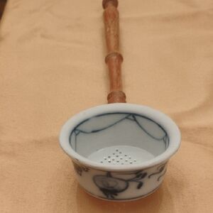 Antique Blue & White Meissen Blue Onion Porcelain Tea Strainer
